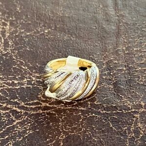 Elegant Gold and Silver Women's Ring